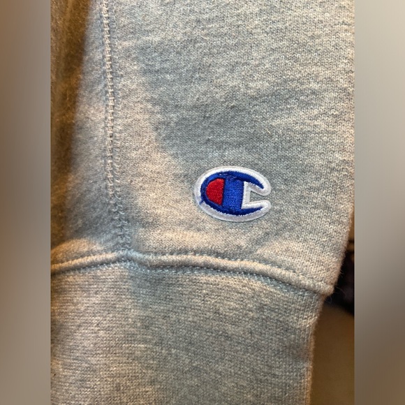 Champion Authentic Athletic Apparel Men’s Grey Embroidered Crewneck in S - Picture 6 of 6